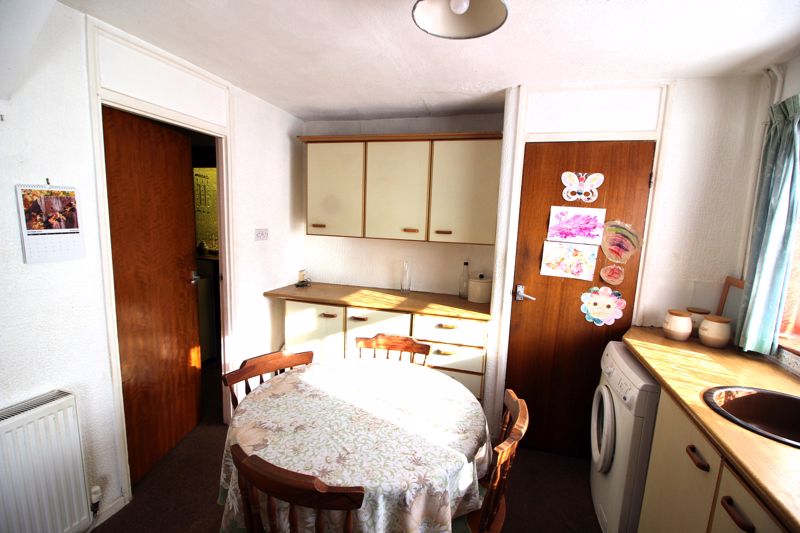 3 bed house for sale in The Markhams, New Ollerton, NG22  - Property Image 6