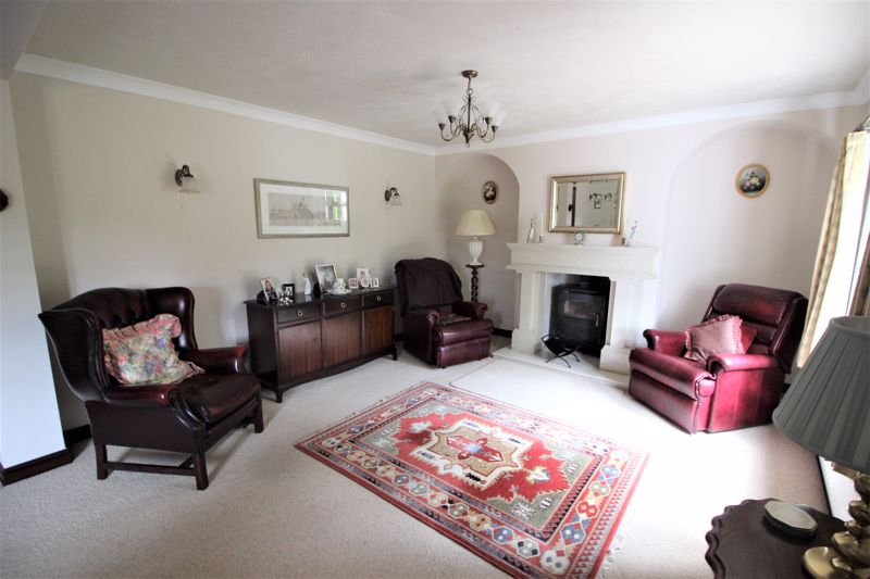 4 bed house for sale in Main Street, Newark, NG22  - Property Image 2