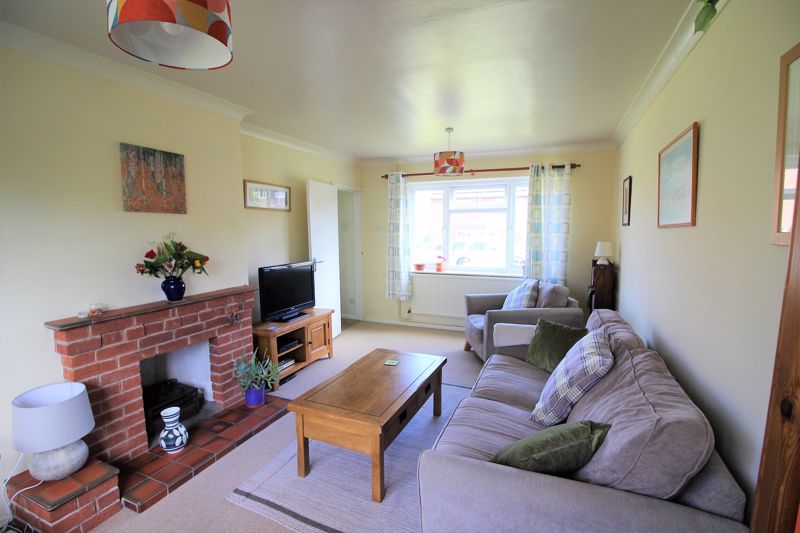3 bed house for sale in Abbey Road, Edwinstowe, NG21 4