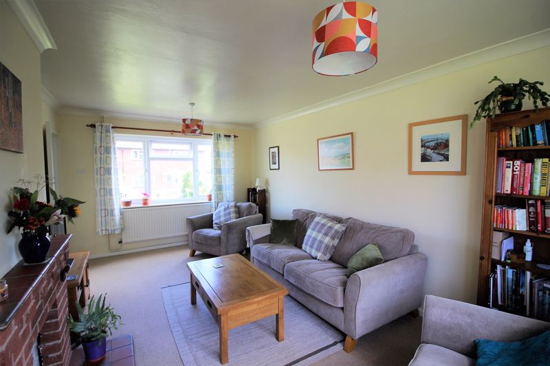 3 bed house for sale in Abbey Road, Edwinstowe, NG21 5