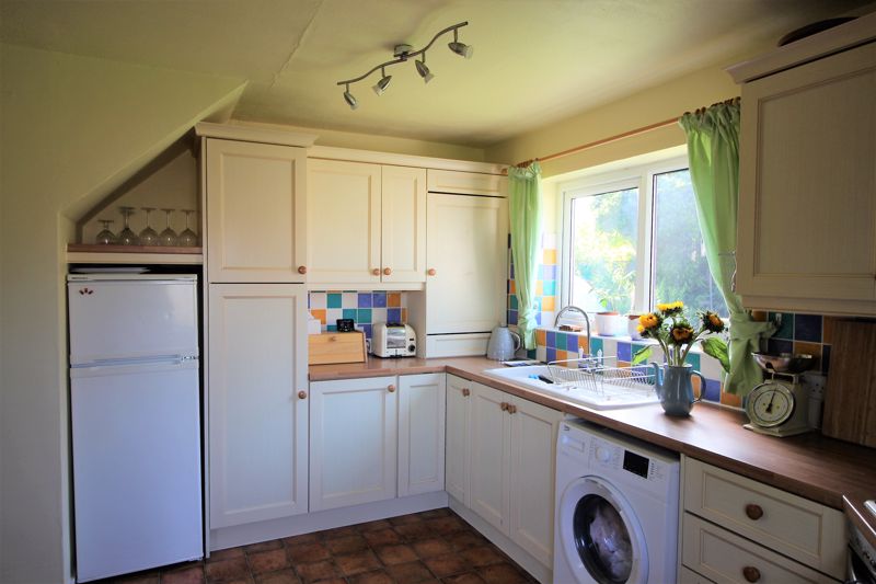 3 bed house for sale in Abbey Road, Edwinstowe, NG21  - Property Image 7