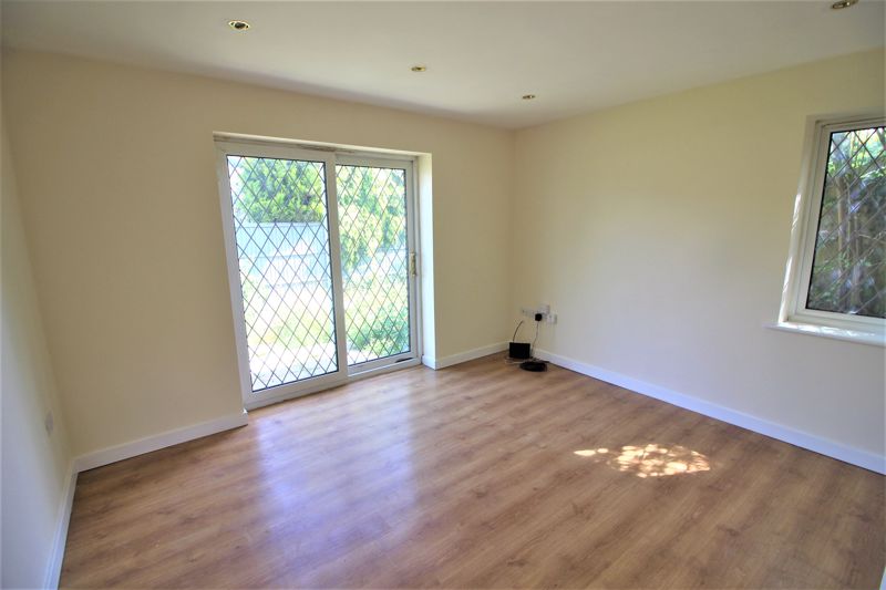 2 bed bungalow to rent in Whittaker Road, Rainworth, NG21  - Property Image 2