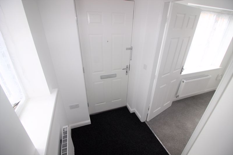 3 bed house for sale in Swan Lane, Ollerton, ng22  - Property Image 2