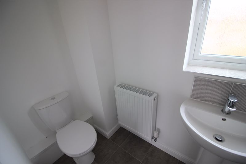 3 bed house for sale in Swan Lane, Ollerton, ng22  - Property Image 3