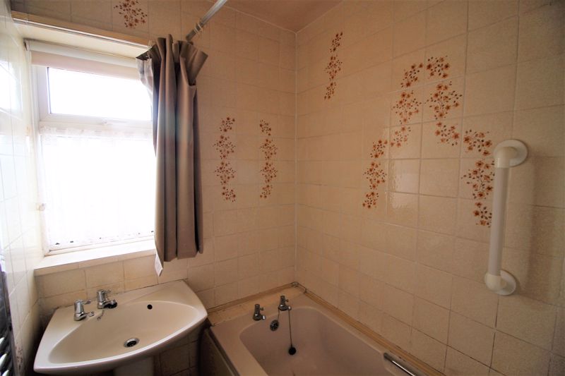 3 bed house for sale in Dove Croft, New Ollerton, NG22 11