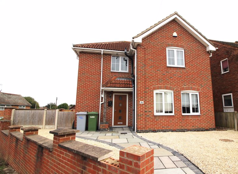 3 bed house for sale in Lime Tree Road, New Ollerton, NG22  - Property Image 1
