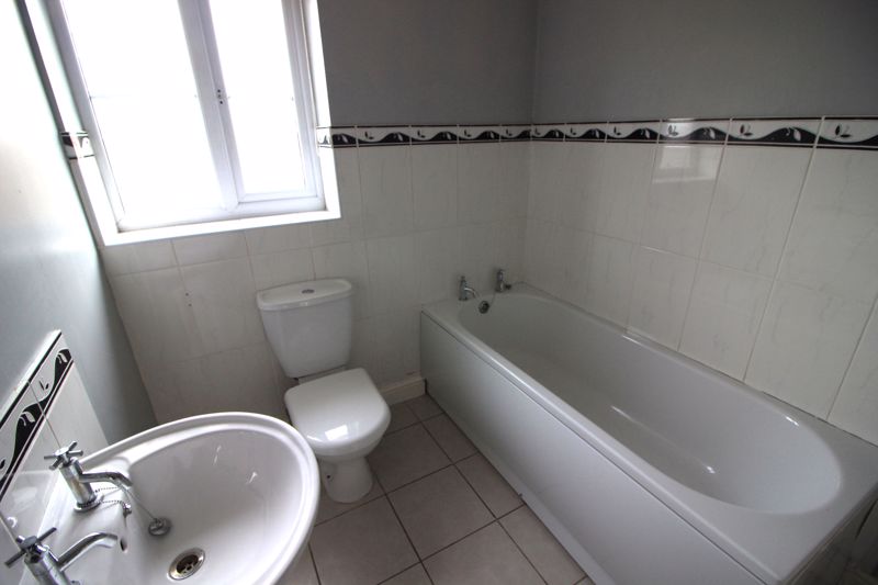 3 bed house for sale in Lime Tree Road, New Ollerton, NG22 15