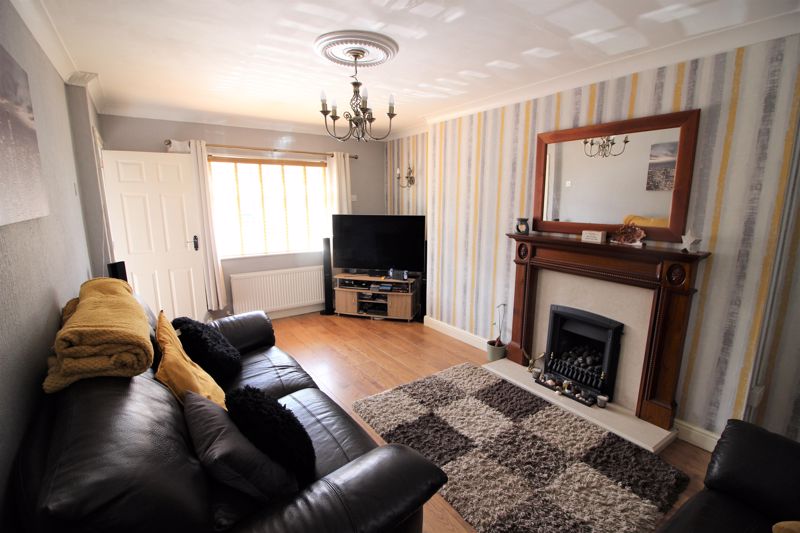 3 bed house to rent in Fourth Avenue, Edwinstowe, NG21  - Property Image 2