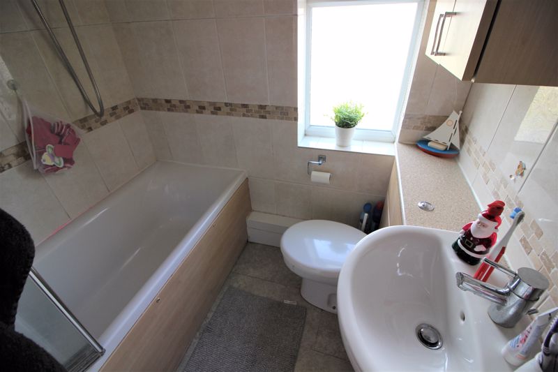 3 bed house to rent in Fourth Avenue, Edwinstowe, NG21 17