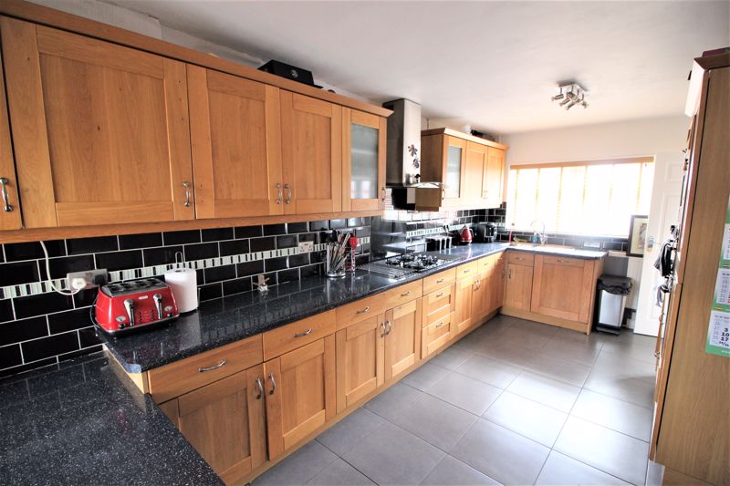 3 bed house to rent in Fourth Avenue, Edwinstowe, NG21  - Property Image 5