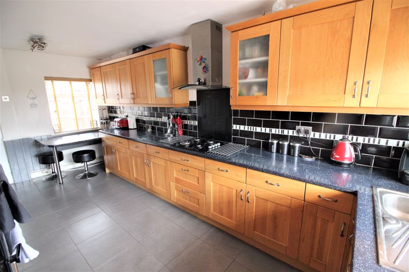 3 bed house to rent in Fourth Avenue, Edwinstowe, NG21 6