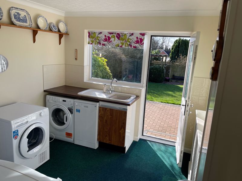 3 bed house for sale in Greendale Avenue, Edwinstowe, NG21 10