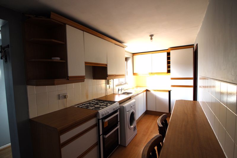 3 bed house for sale in Forest Road, New Ollerton, NG22  - Property Image 5