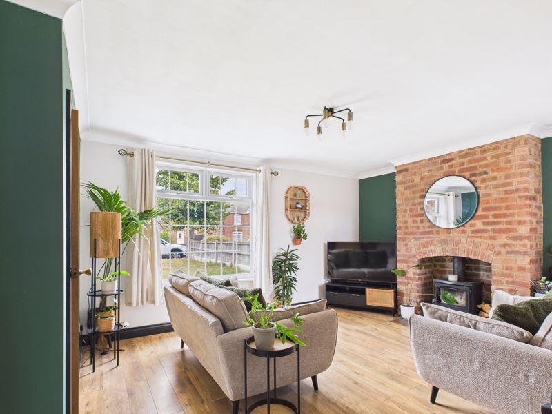 3 bed house for sale in Larch Road, Ollerton, NG22  - Property Image 2