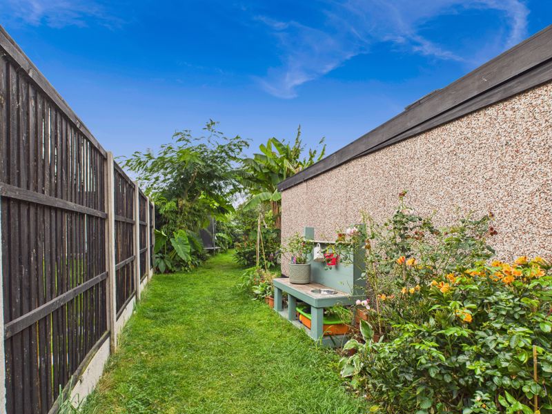 3 bed house for sale in Larch Road, Ollerton, NG22  - Property Image 16