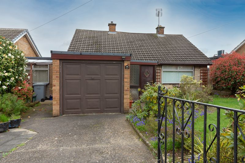 3 bed bungalow for sale in Henton Road, Edwinstowe, NG21 2