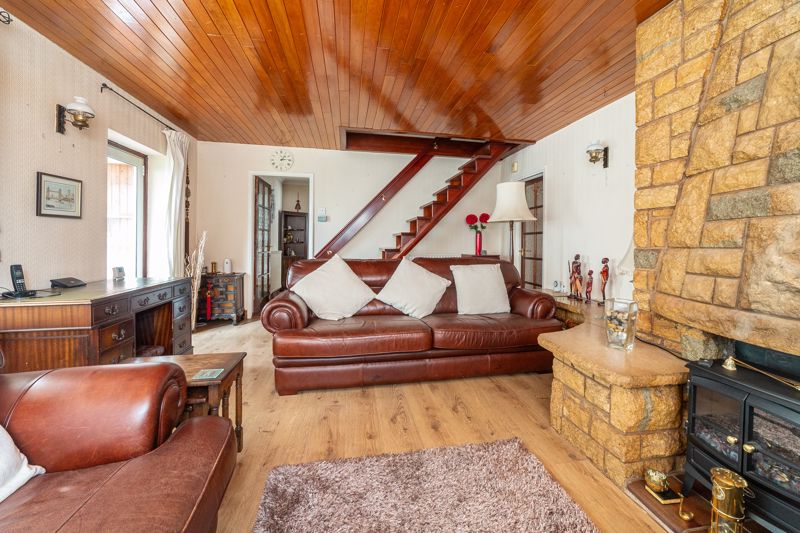 3 bed bungalow for sale in Henton Road, Edwinstowe, NG21 5