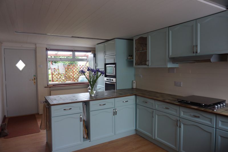 3 bed bungalow for sale in Henton Road, Edwinstowe, NG21 7