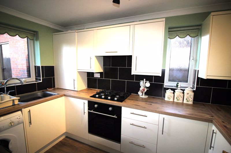 2 bed bungalow for sale in St Peters Close, New Ollerton, NG22 6