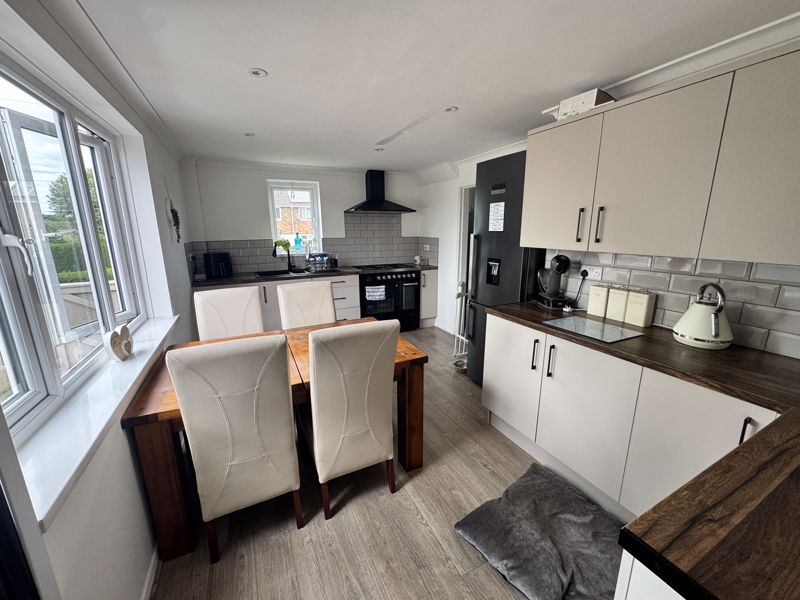3 bed house for sale in Petersmith Drive, Newark, NG22  - Property Image 5