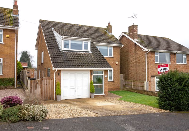 3 bed house for sale in Manvers Crescent, Edwinstowe, NG21 1
