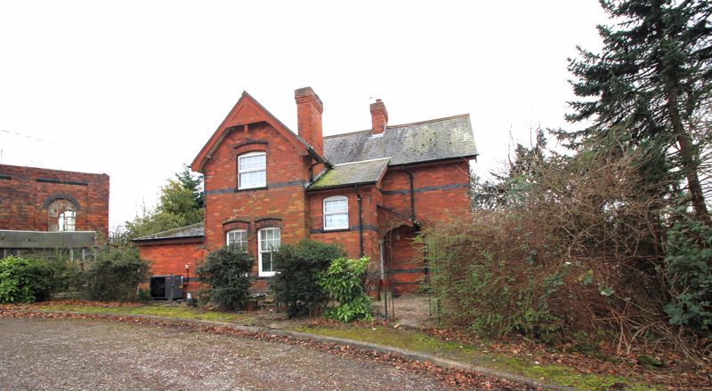 3 bed house for sale in Station Road, Ollerton, NG22  - Property Image 1