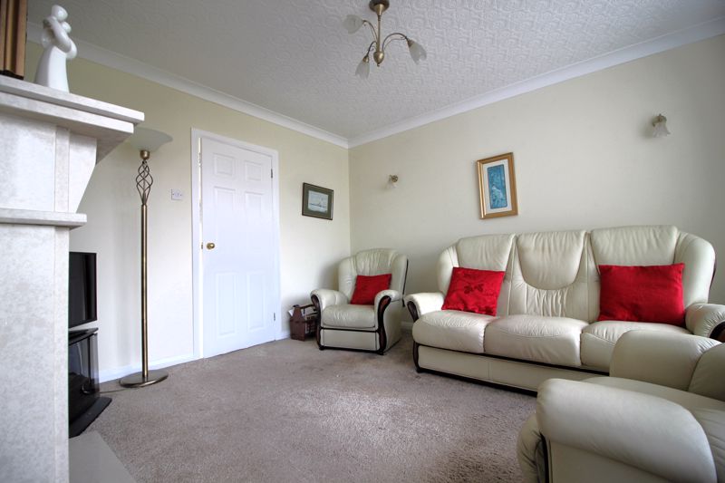 3 bed bungalow for sale in Manor Close, Boughton, NG22 4