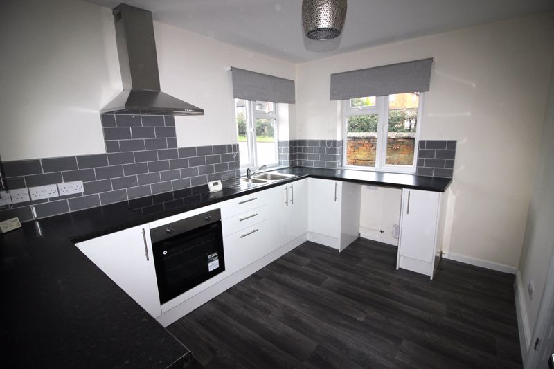 2 bed house to rent in Mansfield Road, MANSFIELD, NG21 2