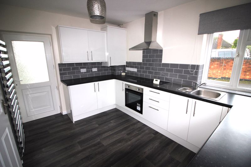2 bed house to rent in Mansfield Road, MANSFIELD, NG21 3