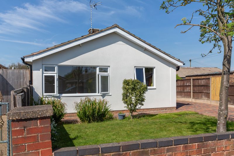3 bed bungalow for sale in Highfields Drive, Bilsthorpe, NG22, NG22