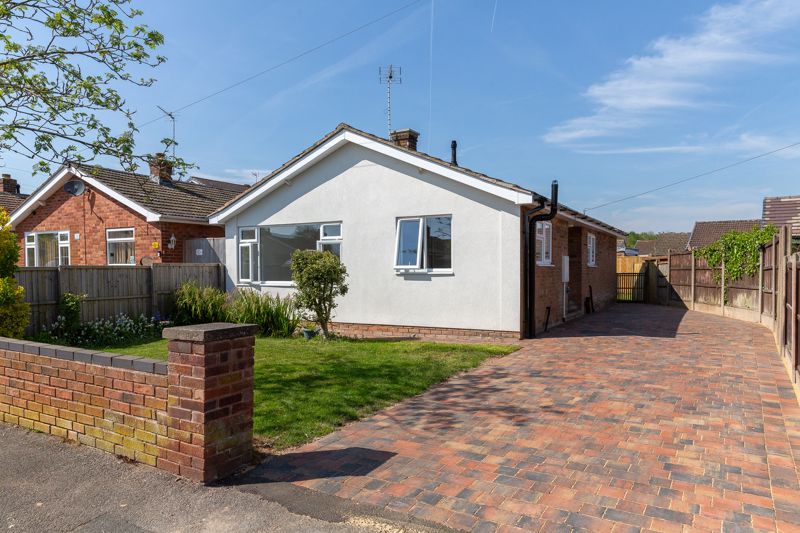 3 bed bungalow for sale in Highfields Drive, Bilsthorpe, NG22 2