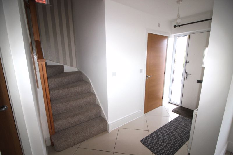 3 bed house to rent in Kingfisher Way, Ollerton, NG22  - Property Image 2