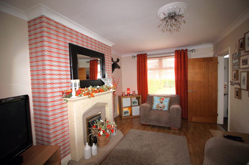 3 bed house for sale in Larch Road, New Ollerton, NG22 4