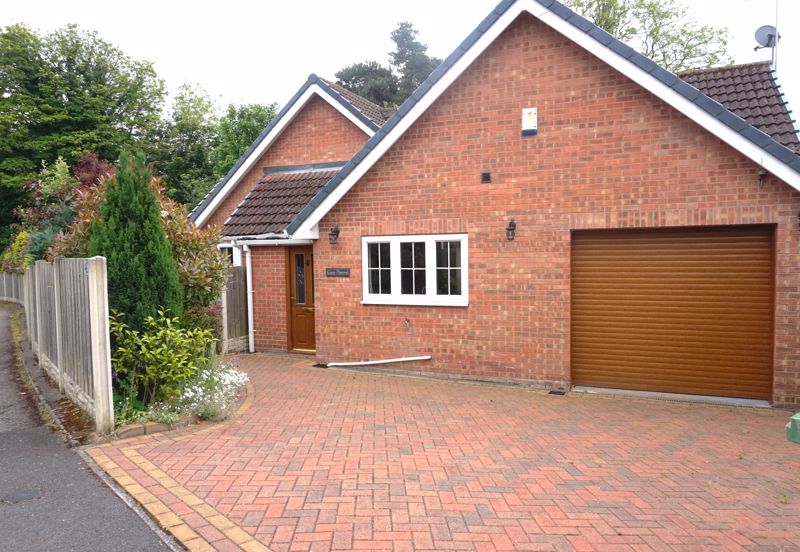 3 bed bungalow for sale in St Edwins Drive, Edwinstowe, NG21 1