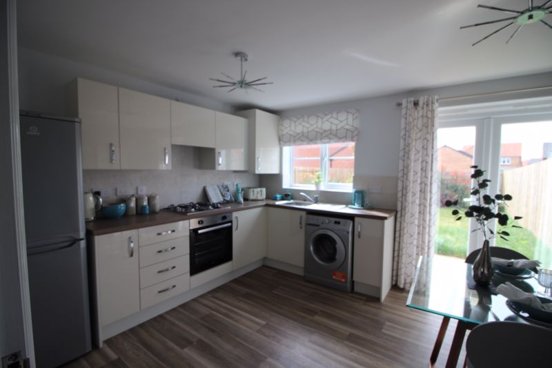 3 bed house to rent in Sleepers Close, Ollerton, NG22 2