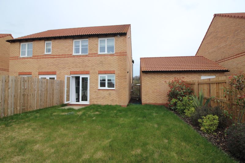 3 bed house to rent in Sleepers Close, Ollerton, NG22 13