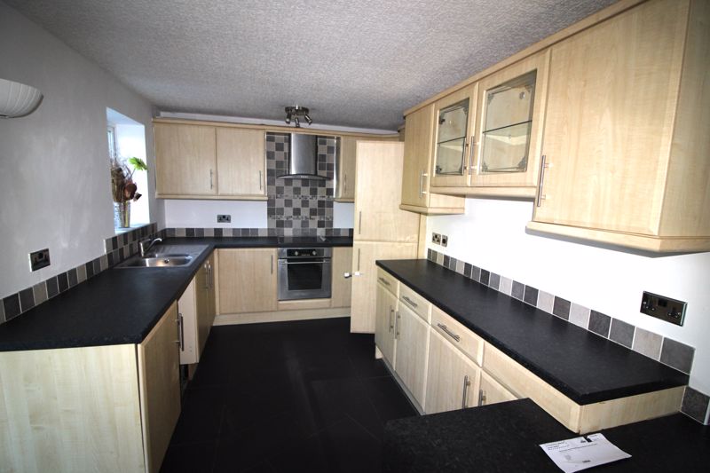 3 bed house for sale in Breck Bank, Ollerton, NG22 5