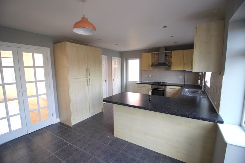 3 bed house for sale in Robin Hood Avenue, Warsop, NG20 4