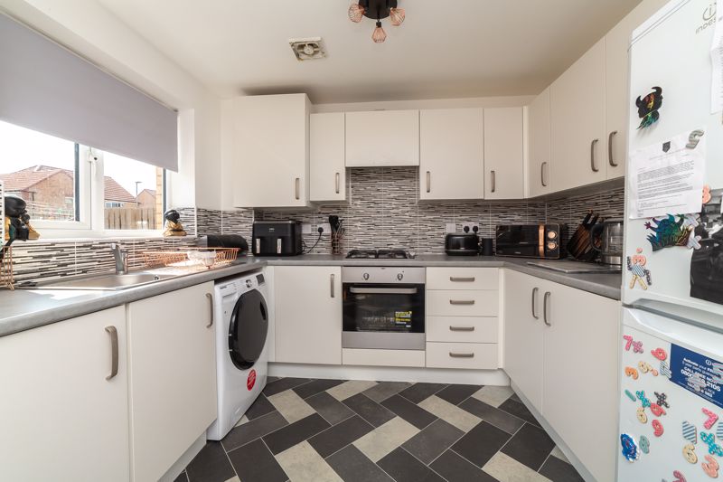 3 bed house for sale in Canary Grove, Ollerton, NG22 6