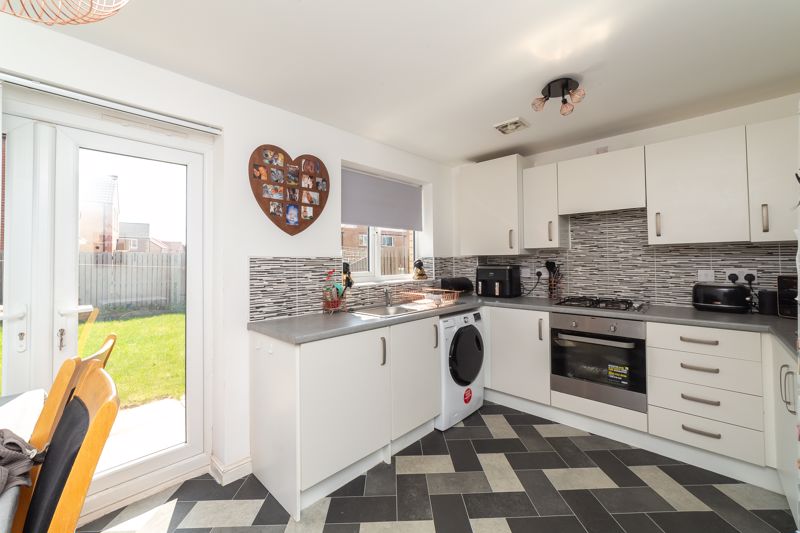 3 bed house for sale in Canary Grove, Ollerton, NG22 7