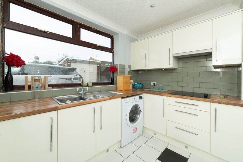 3 bed house for sale in Whinney Lane, New Ollerton, NG22 2