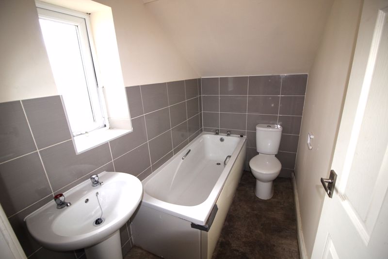 4 bed flat for sale in Walesby Lane, New Ollerton, NG22 10
