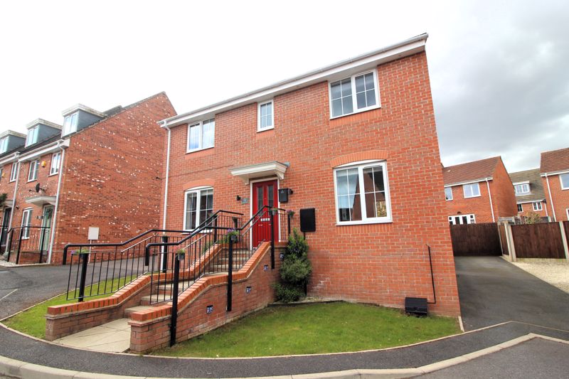 3 bed house for sale in Elder Court, Clipstone Village, NG21 2