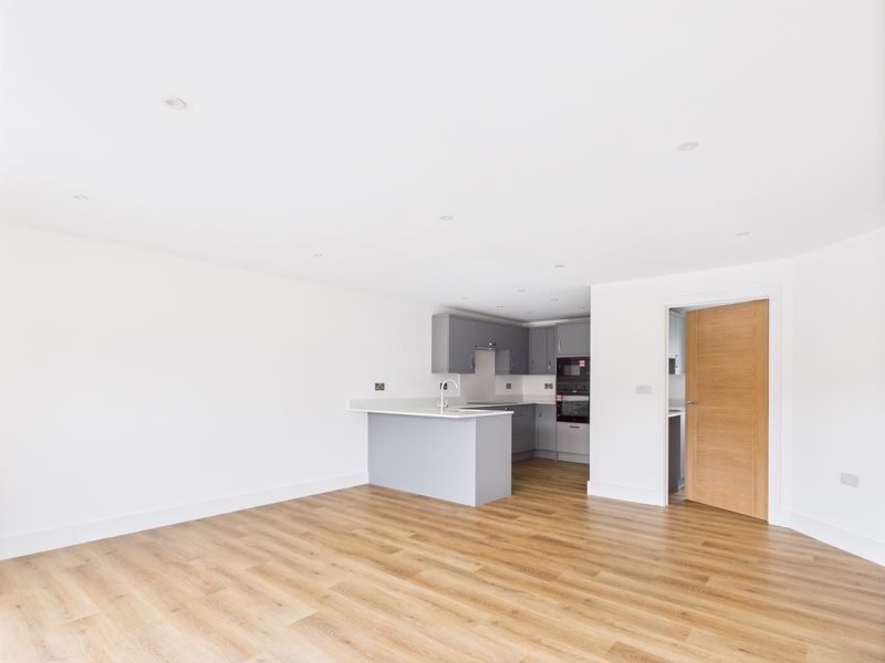 3 bed bungalow for sale in Copper Beech Close, Newark, NG22  - Property Image 2