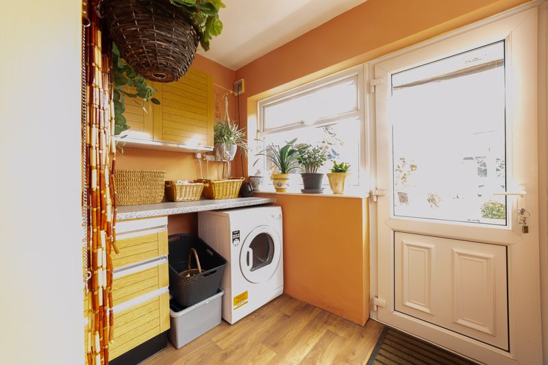 3 bed house for sale in Larch Road, Ollerton, NG22  - Property Image 5