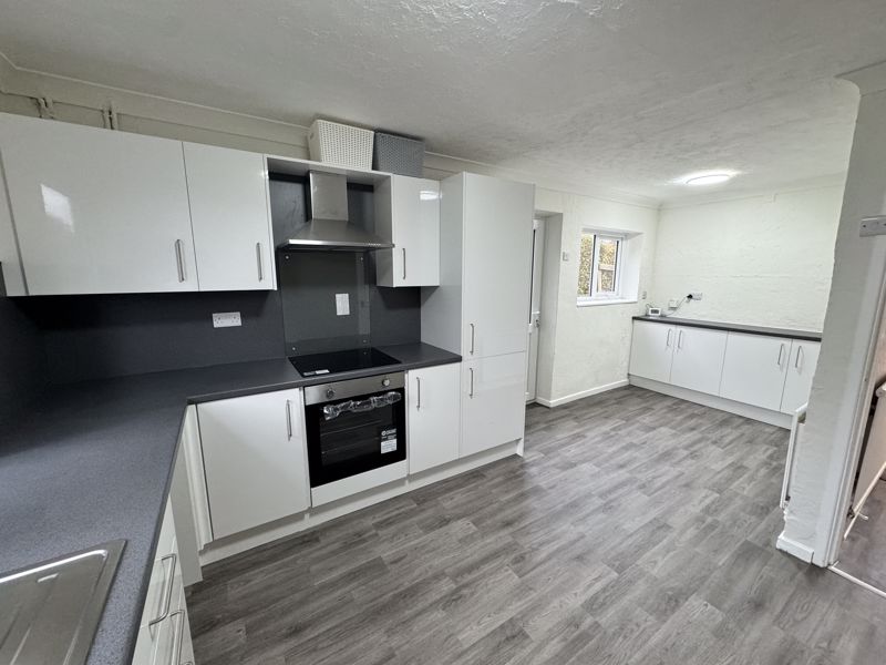 3 bed house for sale in Chestnut Drive, Ollerton, NG22 3