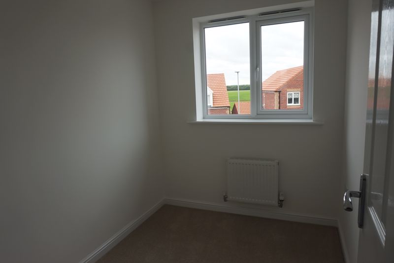 3 bed house to rent in Sir Brian Way, Bilsthorpe, NG22 15