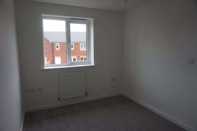 3 bed house to rent in Peter Way, Bilsthorpe, NG22 12