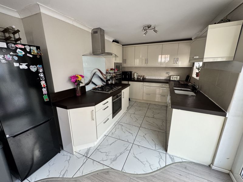 3 bed house for sale in Birklands Avenue, Ollerton, NG22 4