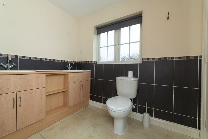 5 bed house for sale in Old School Drive, Edwinstowe, NG21  - Property Image 13